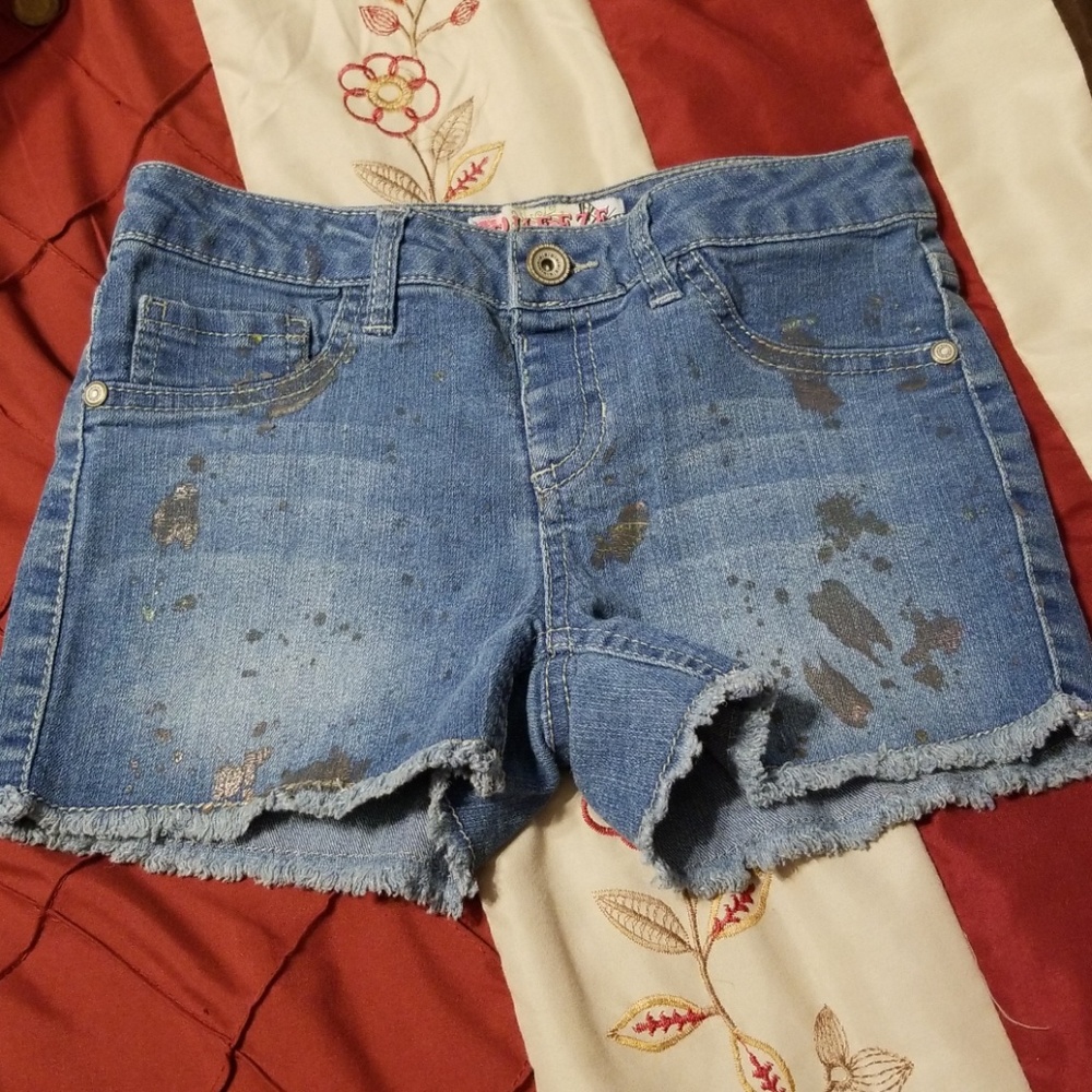 Shorty shorts